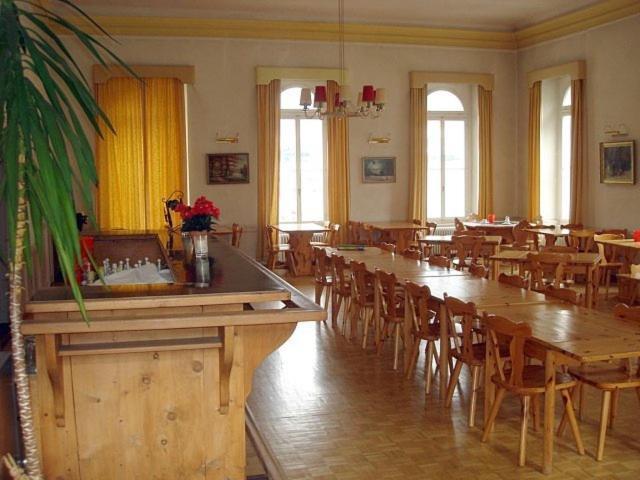 Hotel Quellenhof Scuol Esterno foto