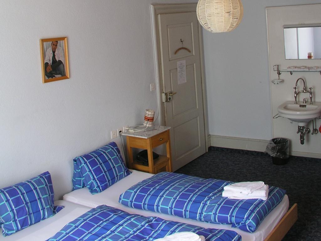 Hotel Quellenhof Scuol Esterno foto
