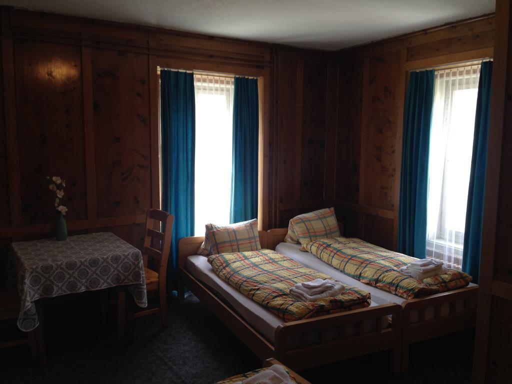 Hotel Quellenhof Scuol Esterno foto