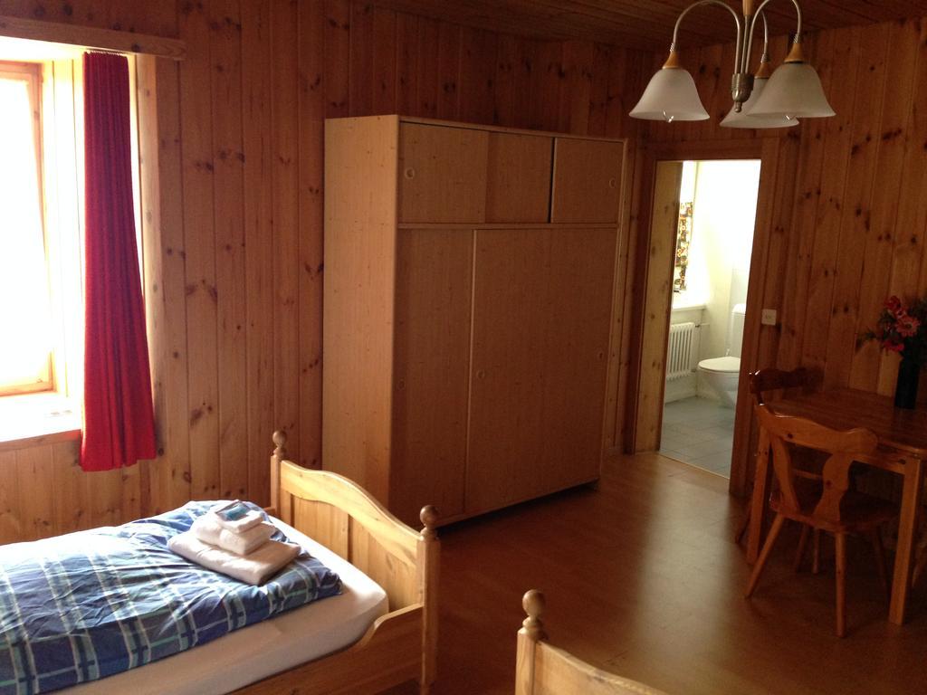 Hotel Quellenhof Scuol Esterno foto